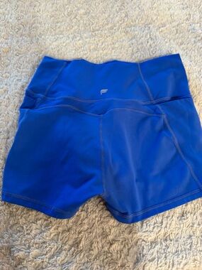 Fabletics compression Shorts with pockets